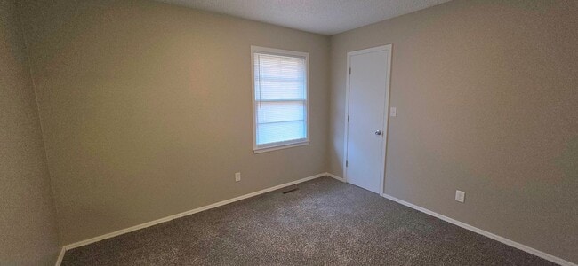 Photo - 4 Bedroom home in Southwest Springfield for $1595!