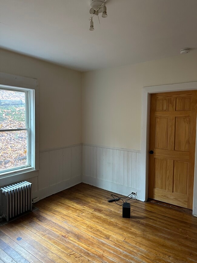 Photo - 139 Railroad St Unit 1