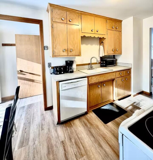 Photo - 1062 Glenhill Rd