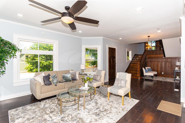 Photo - 115 Charlotte Pl