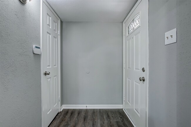 Photo - 2323 Tinechester Dr