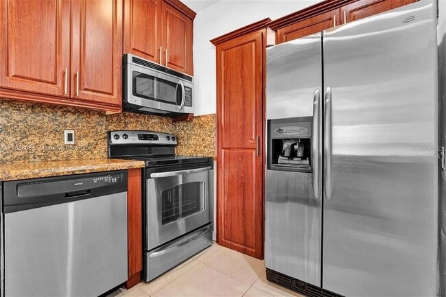 Photo - 437 Swan Ave