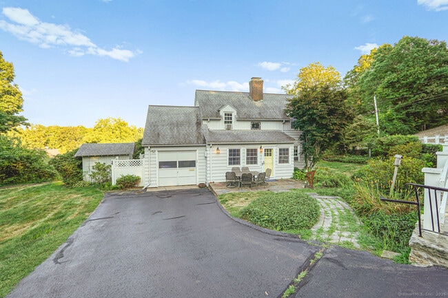 Photo - 35 Lakewood Cir N