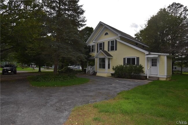 Photo - 130 W Remington St