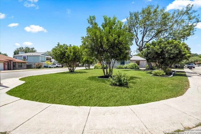 Photo - 10133 Sandyglen