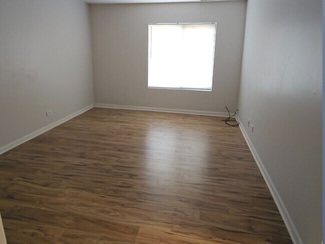 Photo - 711 Tipperary Ct Unidad 1B Rental