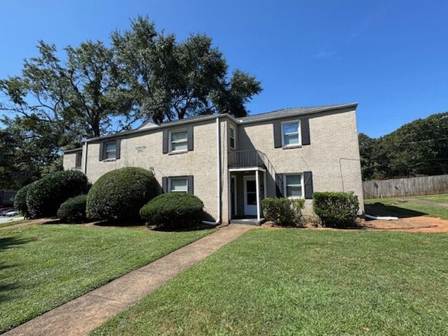 Building Photo - This adorable two story, 2 BR, 1 BA Condo ...
