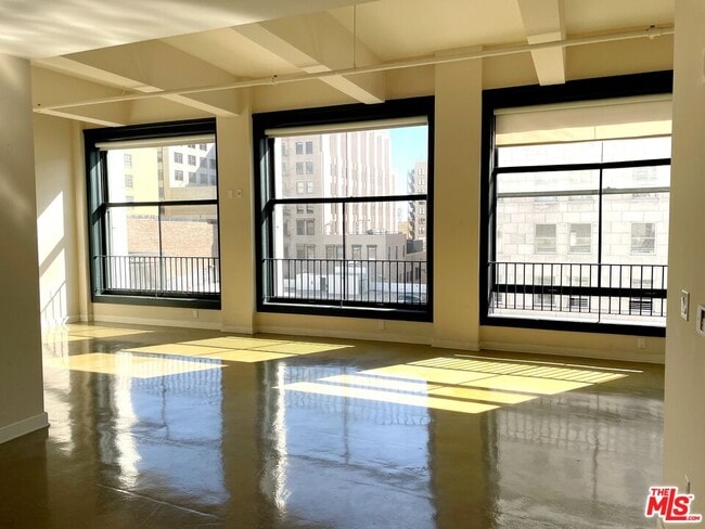 Photo - 315 W 5th St Unit 311