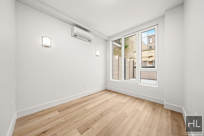 Photo - BRUCKNER BOULEVARD Unit 212