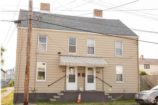 Building Photo - 208 8th St Rental