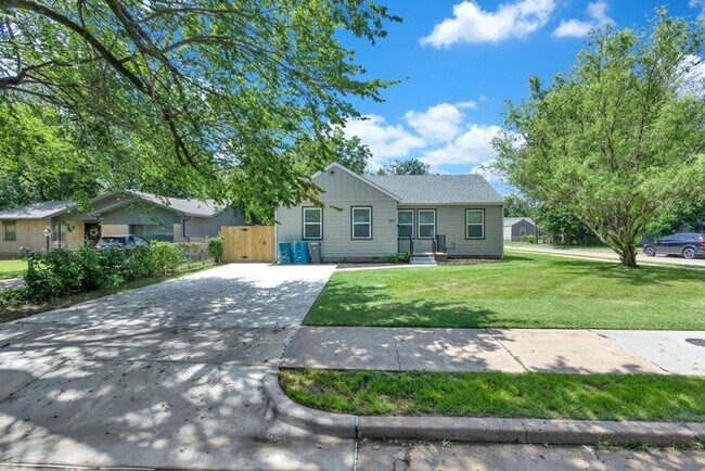 Stunning 3-Bedroom Home with Modern Upgrades in Tulsa