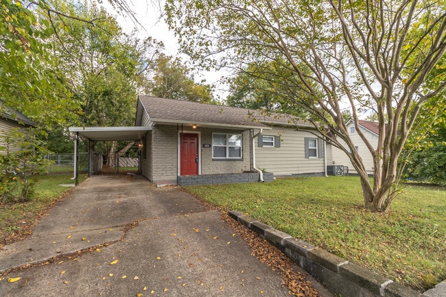 Photo - 2212 Harvey St