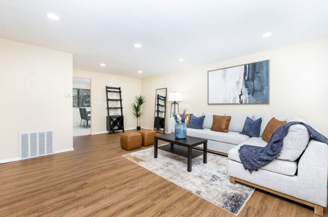 Photo - 47 Conestoga Way