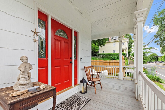 Photo - 85 W Thames St