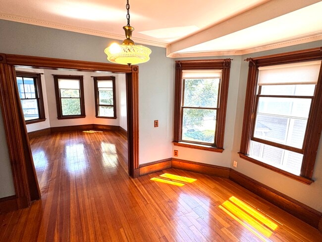 Living Room & Dining - 104 Hancock St Unit 104