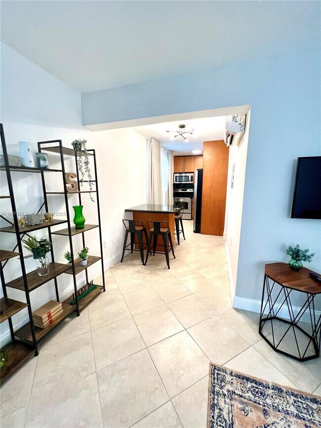 Photo - 919 Michigan Ave Unit 1