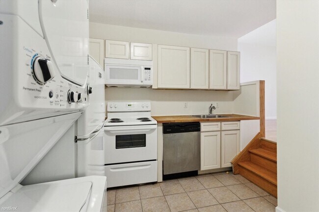 Photo - 2 br, 2 bath Triplex - 1616 WILLINGTON ST ... Unidad B