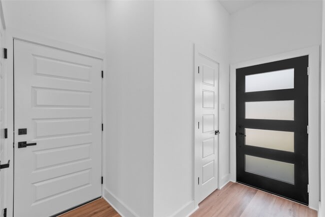 Photo - 6186 Eastland St