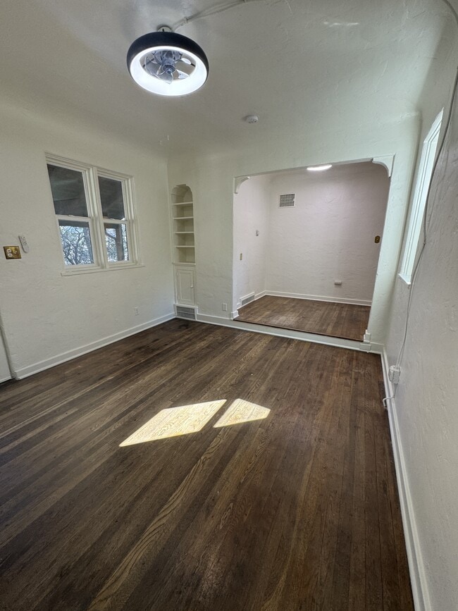 Photo - 319 Pioneer Dr