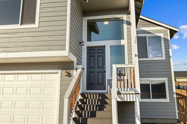 1911 West Peakview Drive