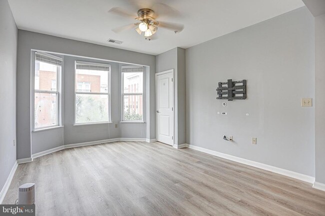 Photo - 2655 Prosperity Ave Unidad 317