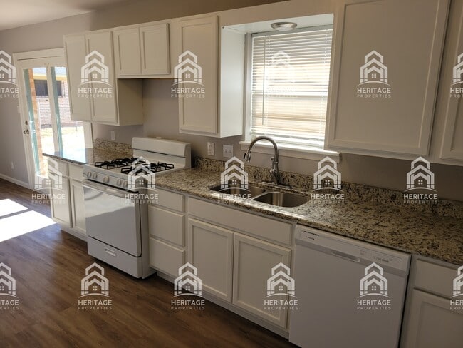 Photo - 1620 Andrews Dr