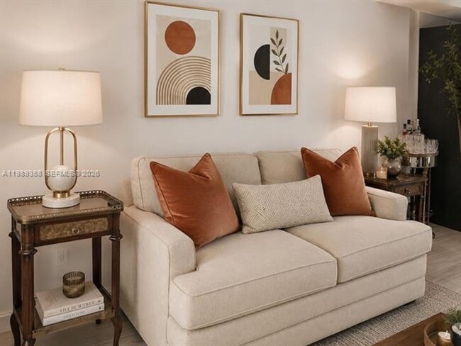 Photo - 45 SW 9th St Unidad 45 SW 9th St # 2905