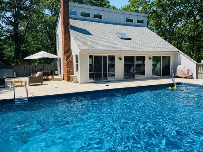 Photo - 17 Shorewood Dr