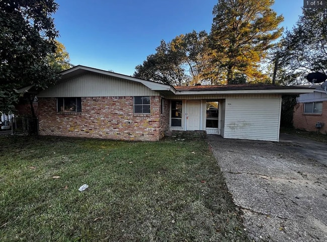 Building Photo - 504 Redwater Rd