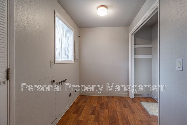 Photo - 10907 NE 7th St