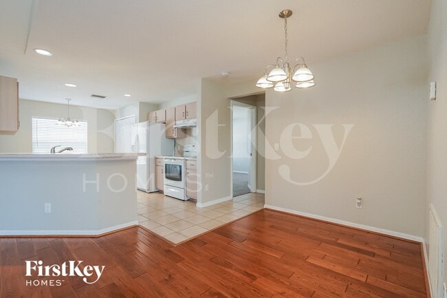 Photo - 421 SE 19th St