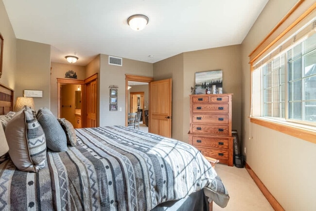 Photo - 2145 N Main St Unit SI ID1542947P