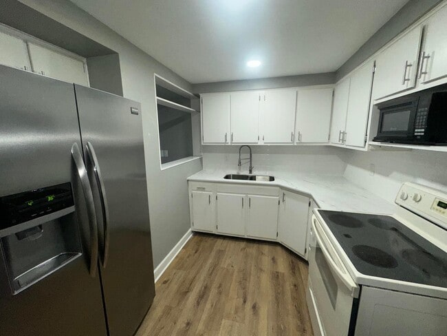 Photo - 3535 Paris Blvd