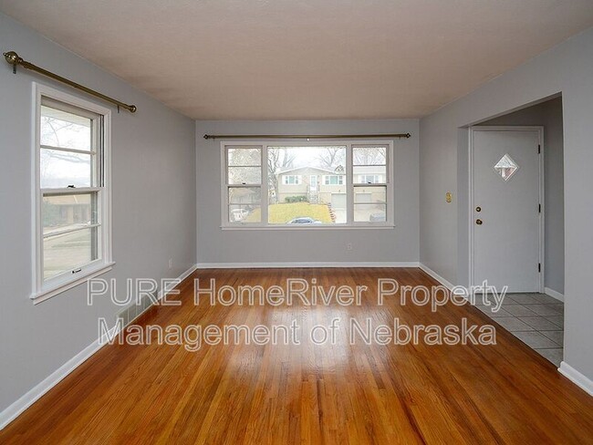 Photo - 3333 S 82nd St