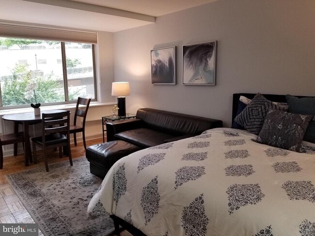 Building Photo - 1121 Arlington Blvd Unit 224 Rental