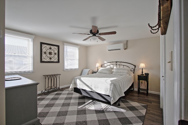 Photo - 121 A South Railroad St