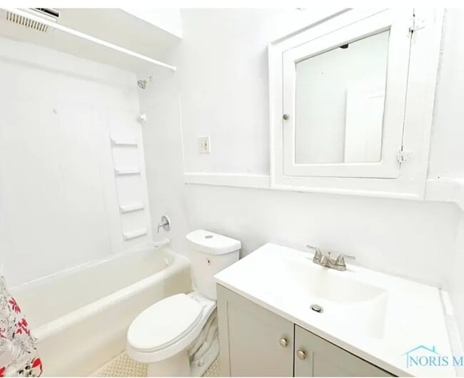 Photo - 2149 Alvin St