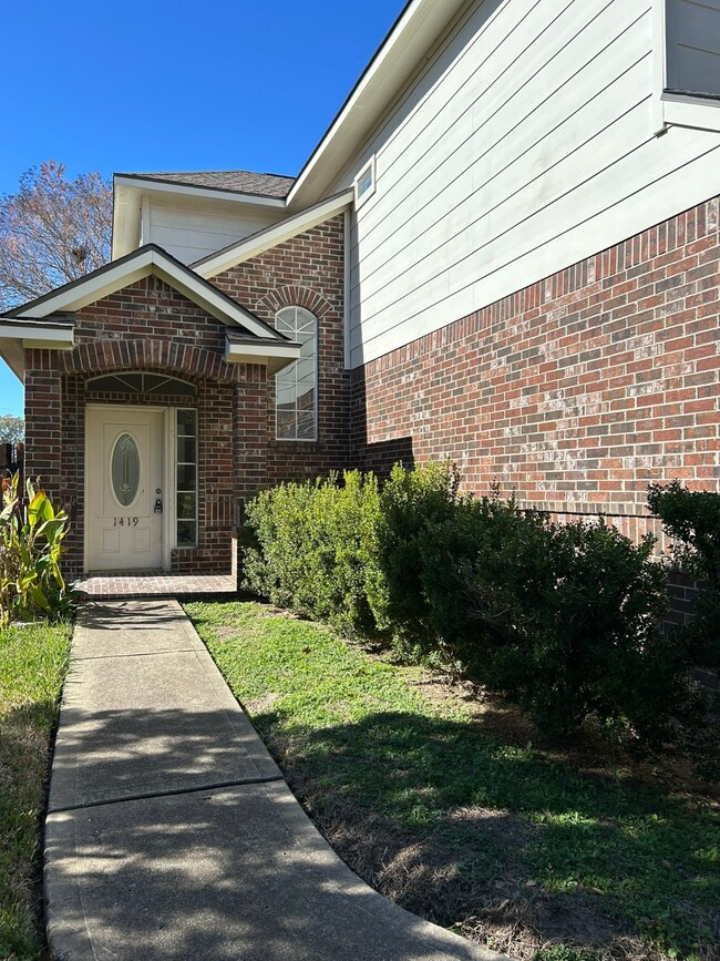 Photo - 1419 Miller Ave