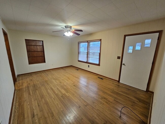 Photo - Beautiful 3 Bedroom Ranch in Central Manchester