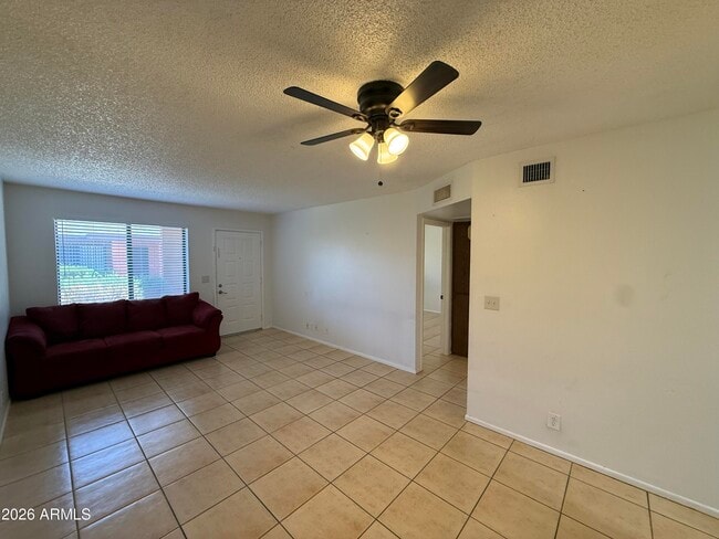 Photo - 415 N 64th Pl