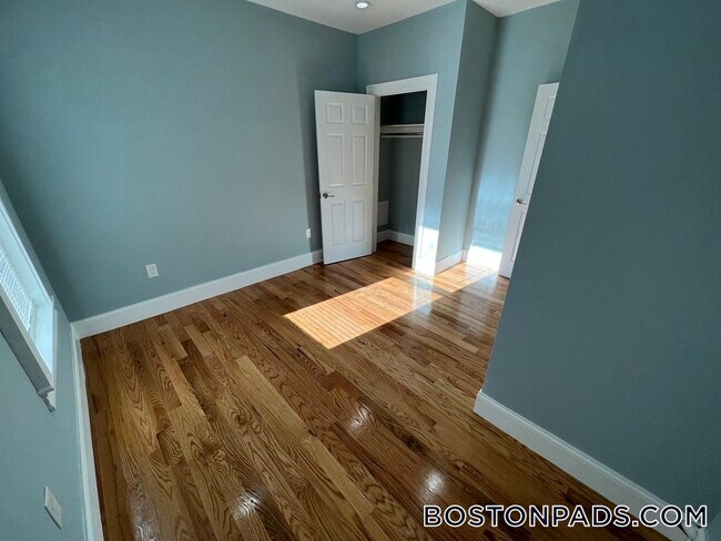 Photo - 372 Oxford St Unit 3