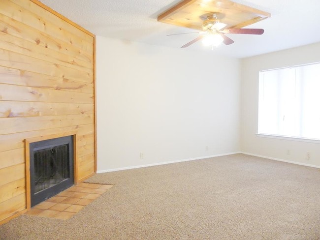 Photo - 1204 Aspen St
