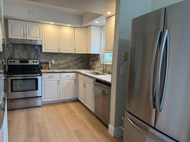 Photo - 509 Plymouth Rd