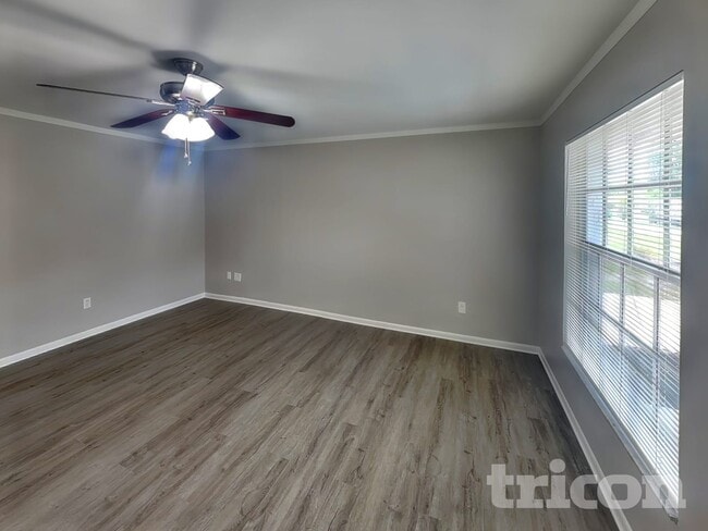 Photo - 120 N Alderwood St