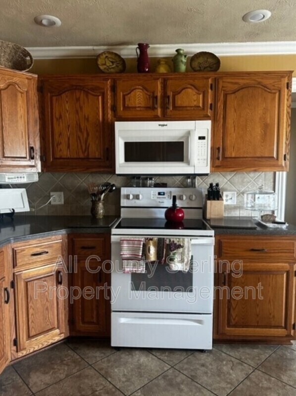 Photo - 589 SE St Johns St