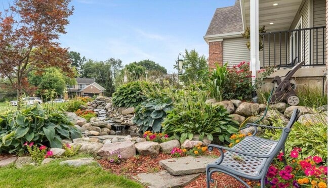 Photo - 61 Greystone Ct NE