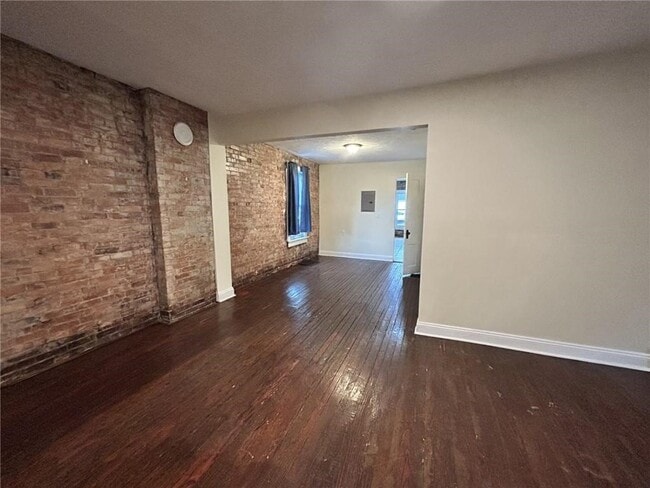 Photo - 258 E 14th St