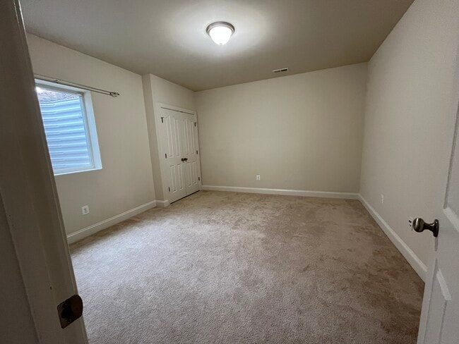 Bedroom - 46841 Shelton Dr House