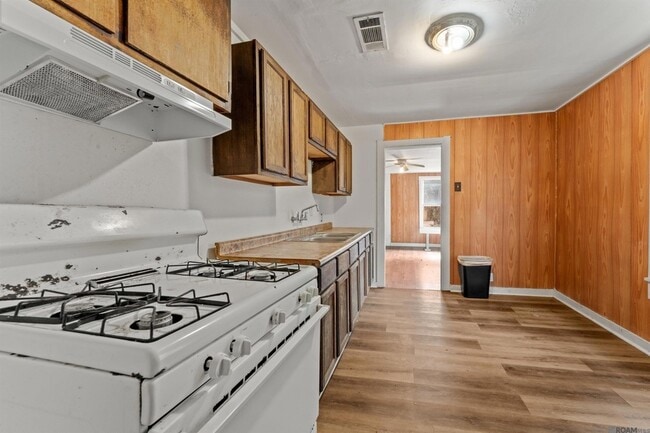 Photo - 4433 Sherwood St