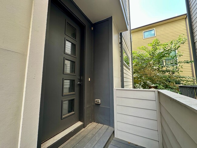 Photo - For Lease | 3 Bed, 2 Bath | 2,139 Sq Ft | ...
